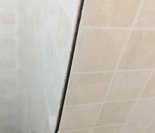 达州瓷砖空鼓维修公司分享阳台瓷砖脱落的修复过程可以分为以下几个步骤